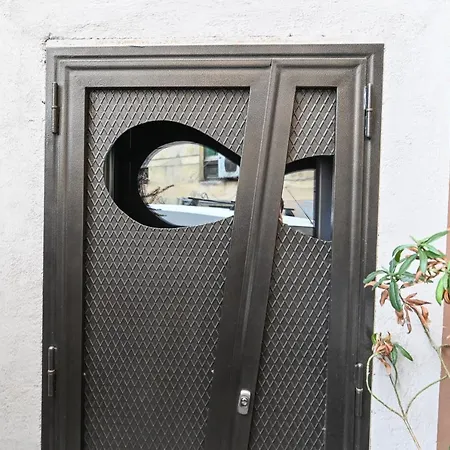 The Essential Trastevere Design