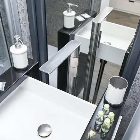 The Essential Trastevere Design شقة روما
